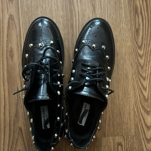 Women’s s Black Studded Shoes - Picture 1 of 2